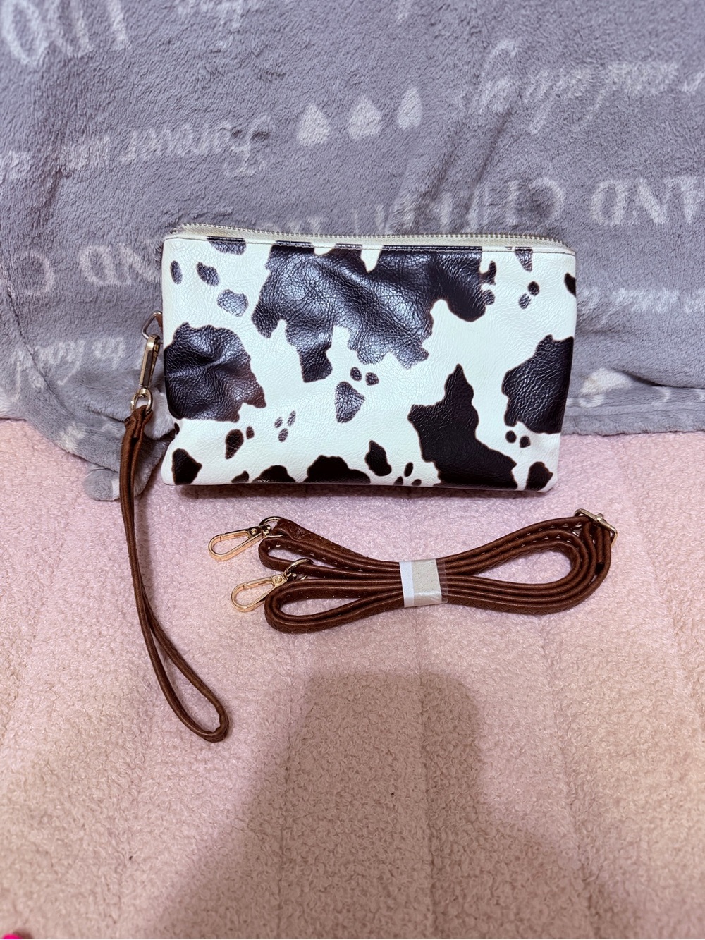 Jen & Co. Cow Print Wristlet Crossbody Bag - Black & White